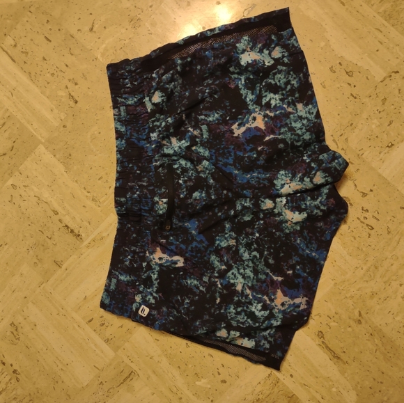 Fabletics shorts - Picture 3 of 7